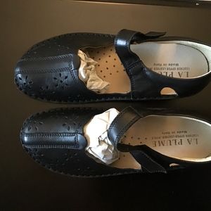 Brand new never worn Heather
